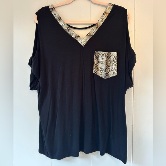 Venus Cold Shoulder Stretch Top - Picture 1 of 6